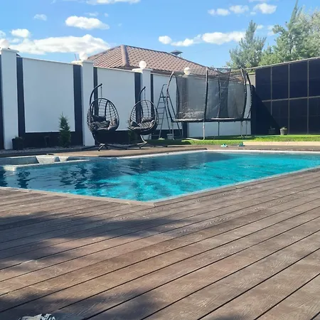 Casa Italiana With Exclusive Pool Pensión *