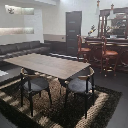 Casa Italiana With Exclusive Pool 招待所 敖德萨